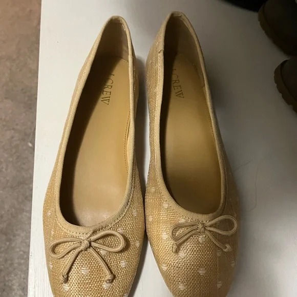 J. Crew Tan and White Ballet Flats with Decorative Bows 8 - Picture 1 of 3